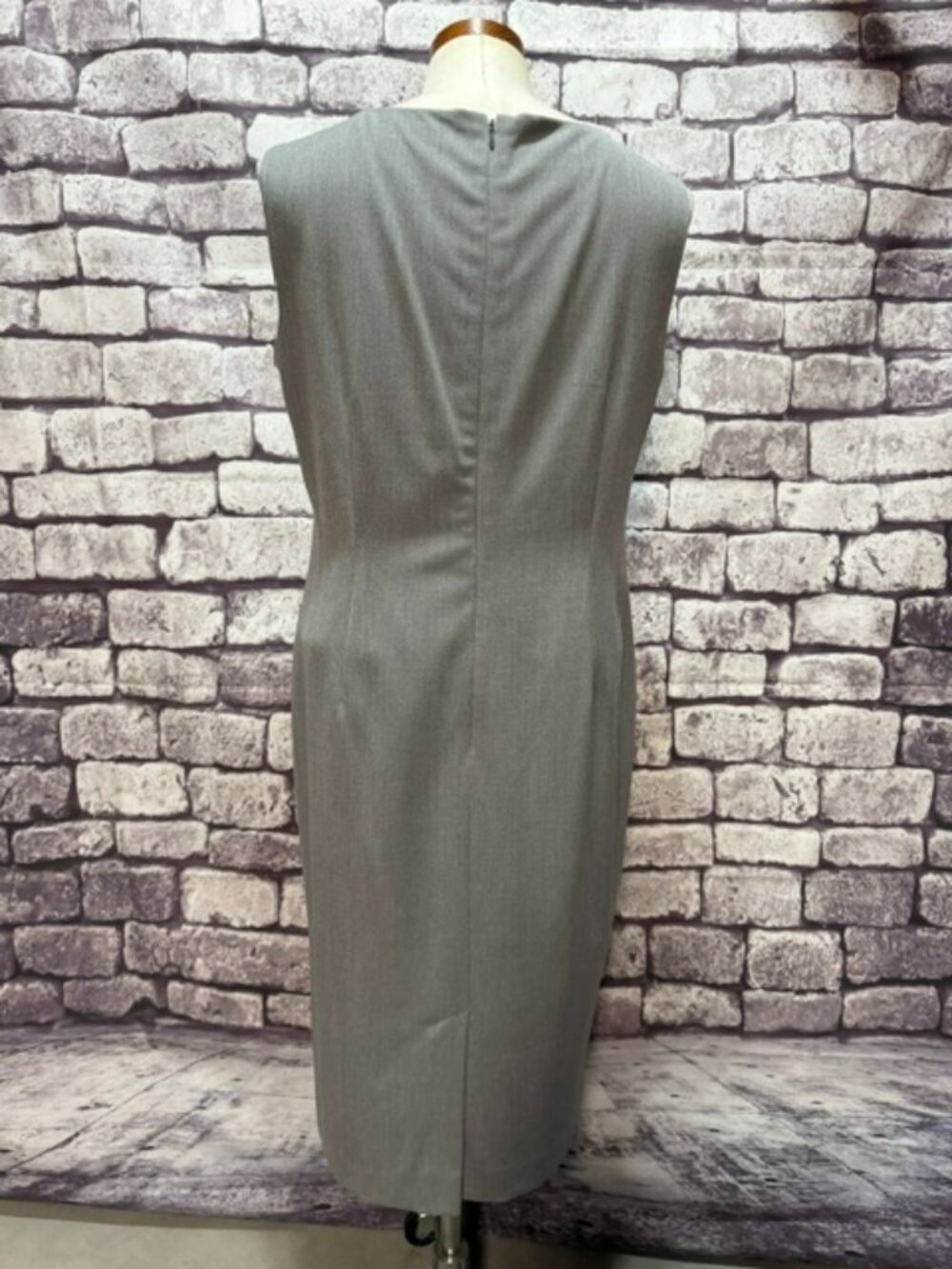 Jones New York Gray V-Neck Sleeveless Dress Size 12 - Picture 5 of 8